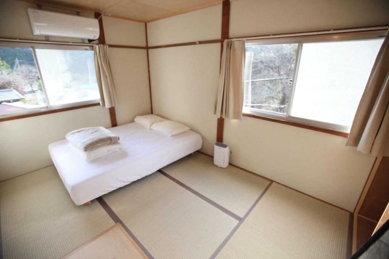 山の中の一棟貸切宿 五番地 Nambu (Yamanashi) ภายนอก รูปภาพ